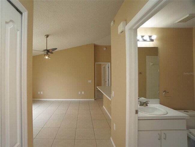 Building Photo - 406 Sonoma Dr