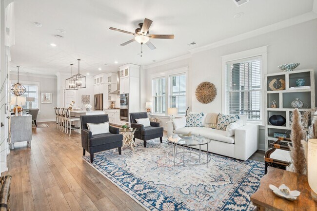 Building Photo - 2/4 Townhome in Midtown Located in Mt. Pleasant!