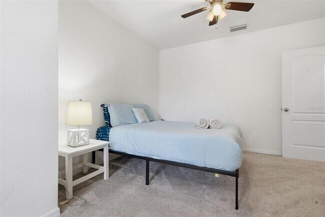 Building Photo - 10425 Red Carpet Ct