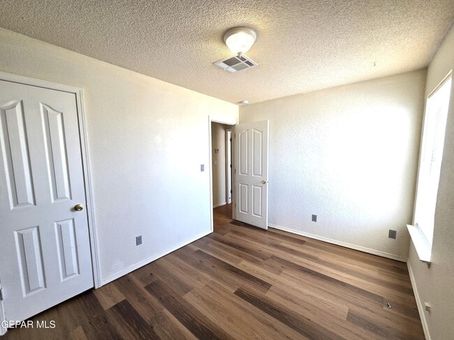 Building Photo - 2304 Tierra Serena Rd