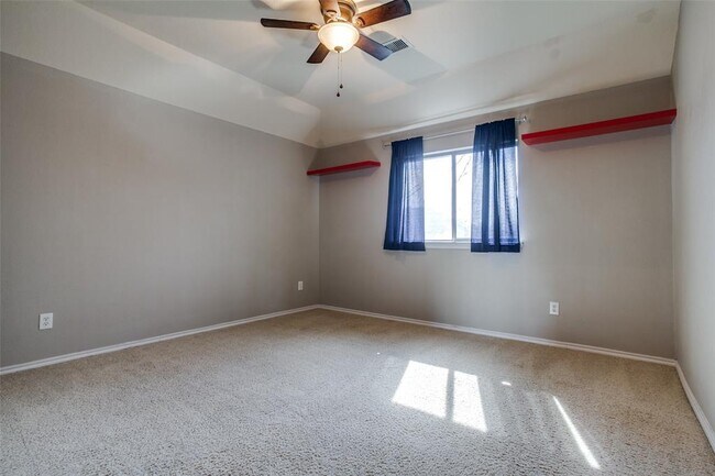 Building Photo - 2609 Oakland Way