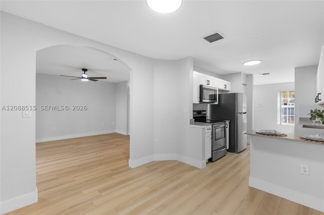 Building Photo - 2256 NW 170th Ave