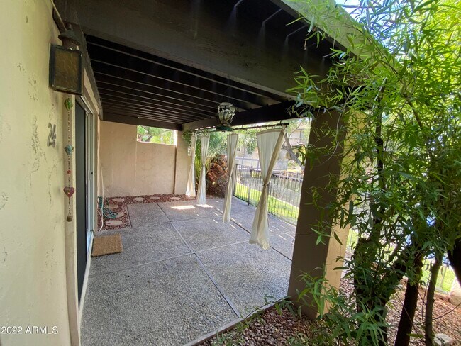 Building Photo - 2312 W Lindner Ave