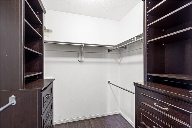 Building Photo - 7726 Gablepoint Dr