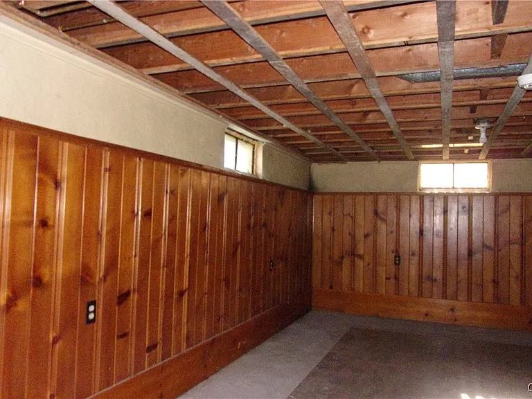 Building Photo - 223 W Molloy Rd