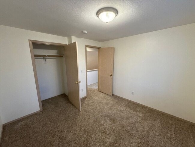 Building Photo - 1685 Lucinda Ave NE