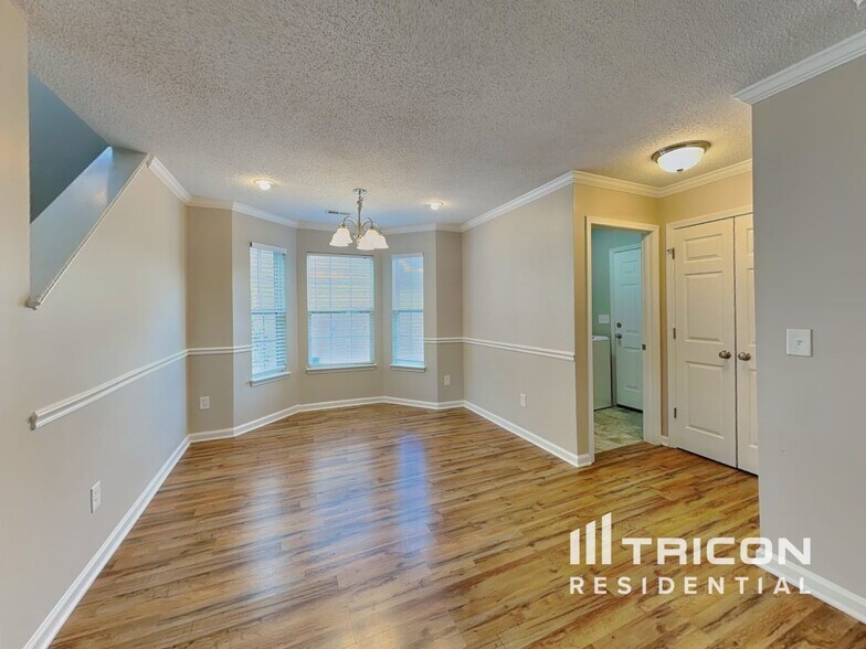 Building Photo - 3525 Sunset Hollow Ct