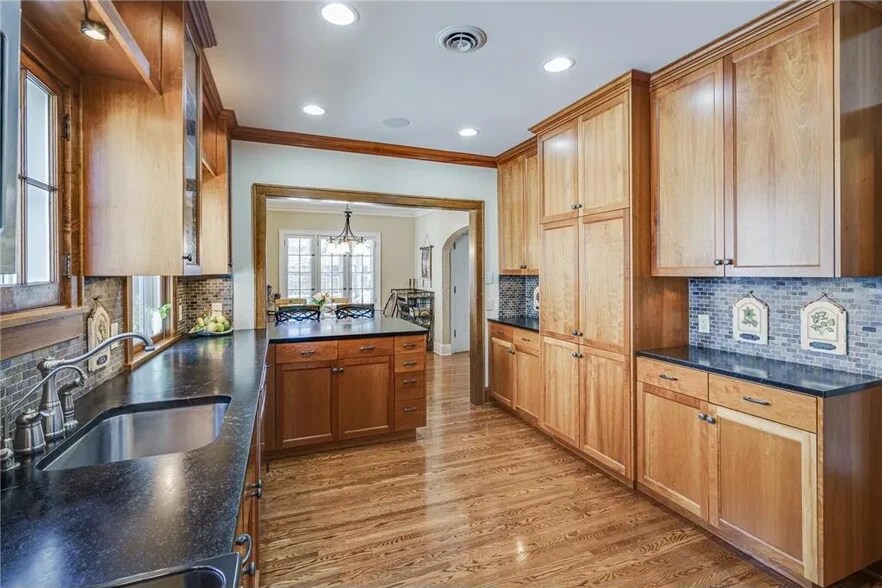 Building Photo - 5128 Sheridan Ave S