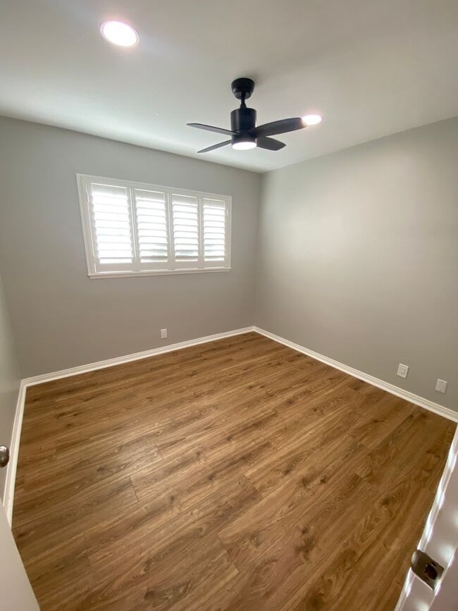 Building Photo - Updated 3 Bedroom Cypress House w/ 2 Car G...