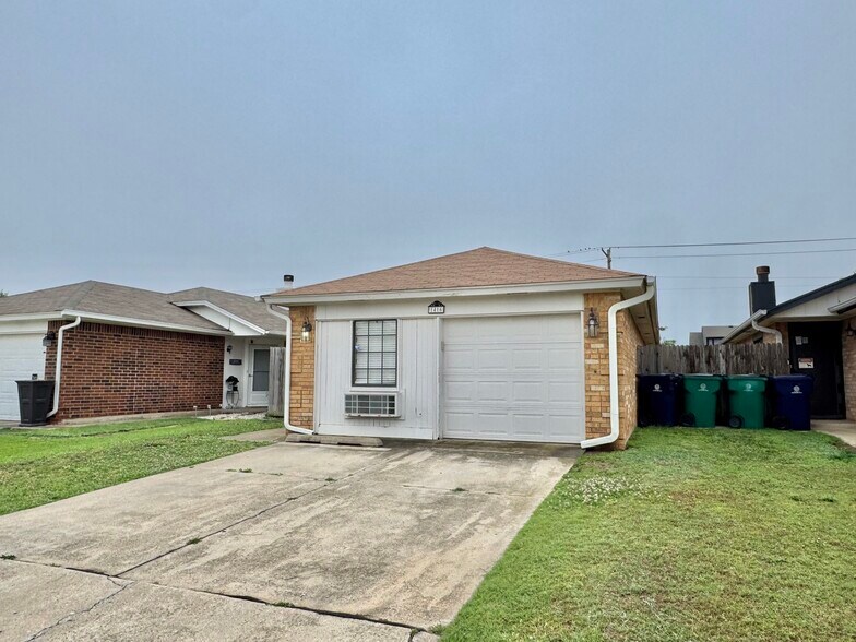 Building Photo - 1416 SW 96th St