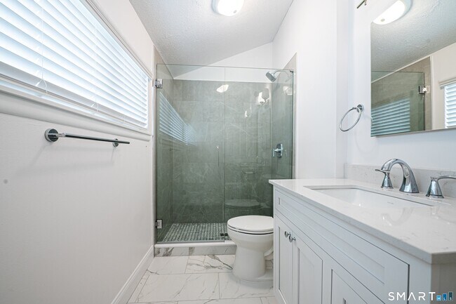 Building Photo - 42 Monticello Dr