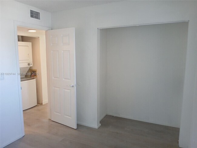 Building Photo - 8740 N Sherman Cir