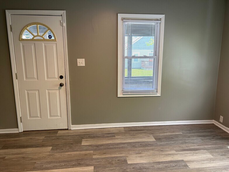 Building Photo - 1506 N Grant Ave