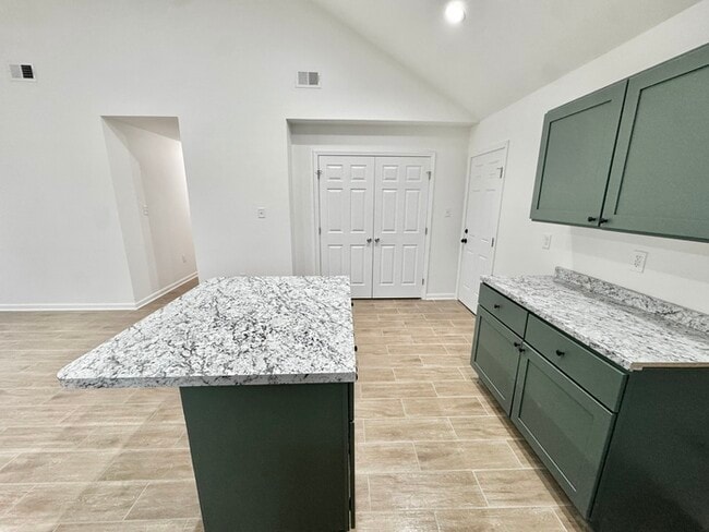 Building Photo - 581 Gilleas Rd