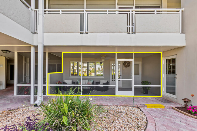 Building Photo - 1198 Hillsboro Mile