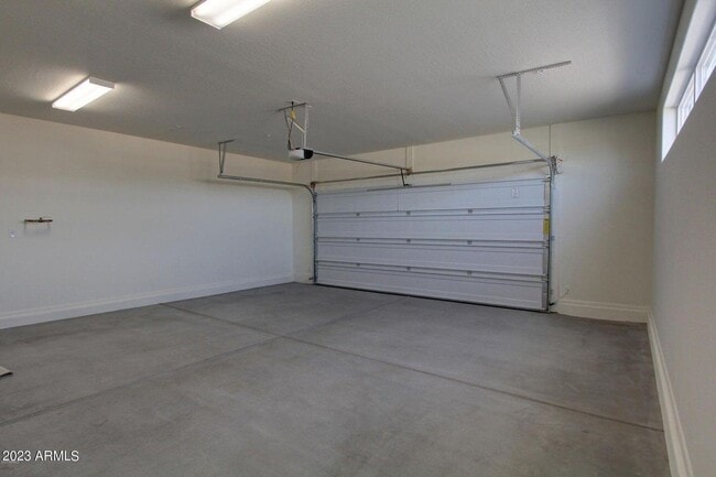 Building Photo - 1250 Abbey Ln