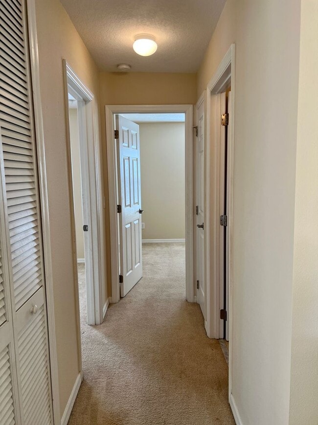 Building Photo - Townhome For Rent