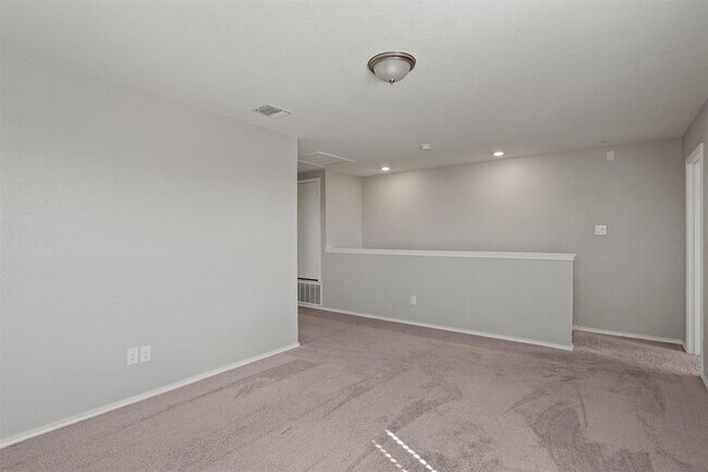 Building Photo - 213 Sweet Autumn Dr