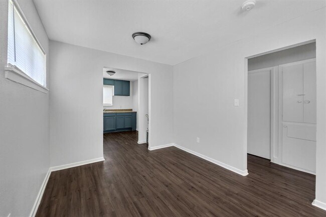 Building Photo - 5708 Pickfair St