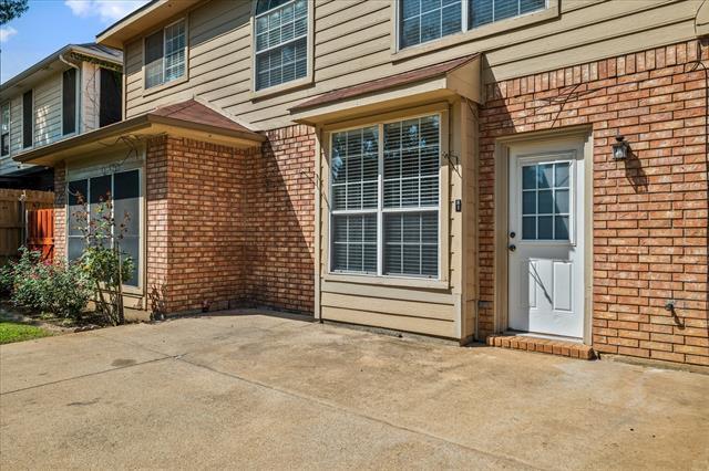 Building Photo - 2612 Southwestern Dr