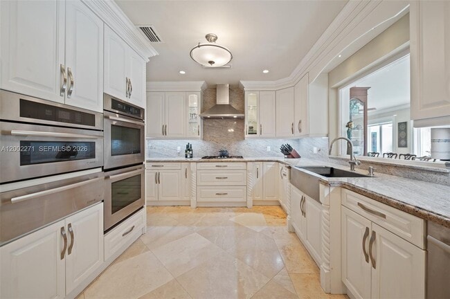 Building Photo - 10740 SW 74th Ct