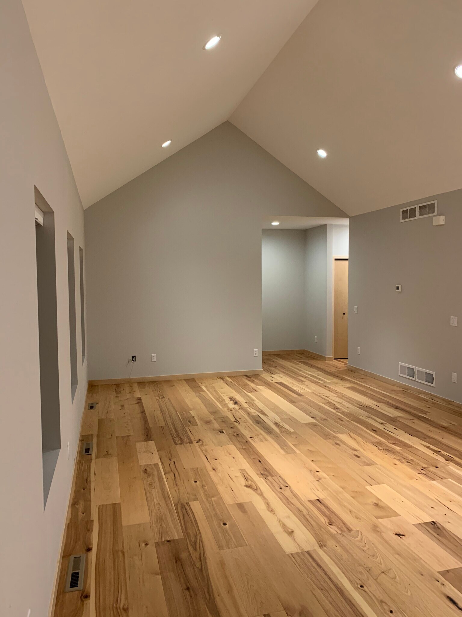 Building Photo - 412 North St