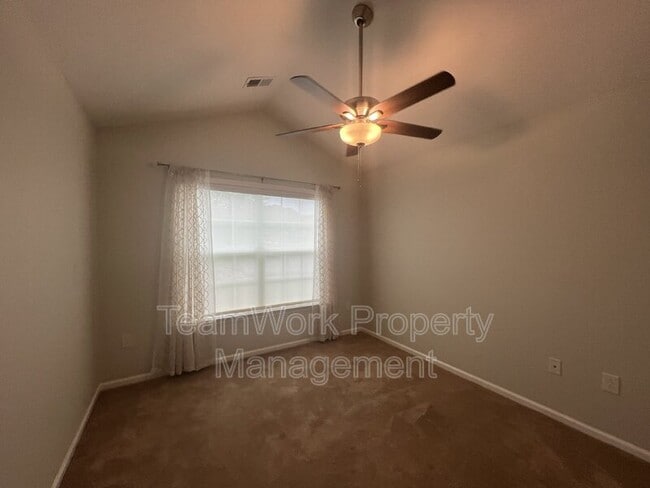 Building Photo - 3368 Kinross Ct