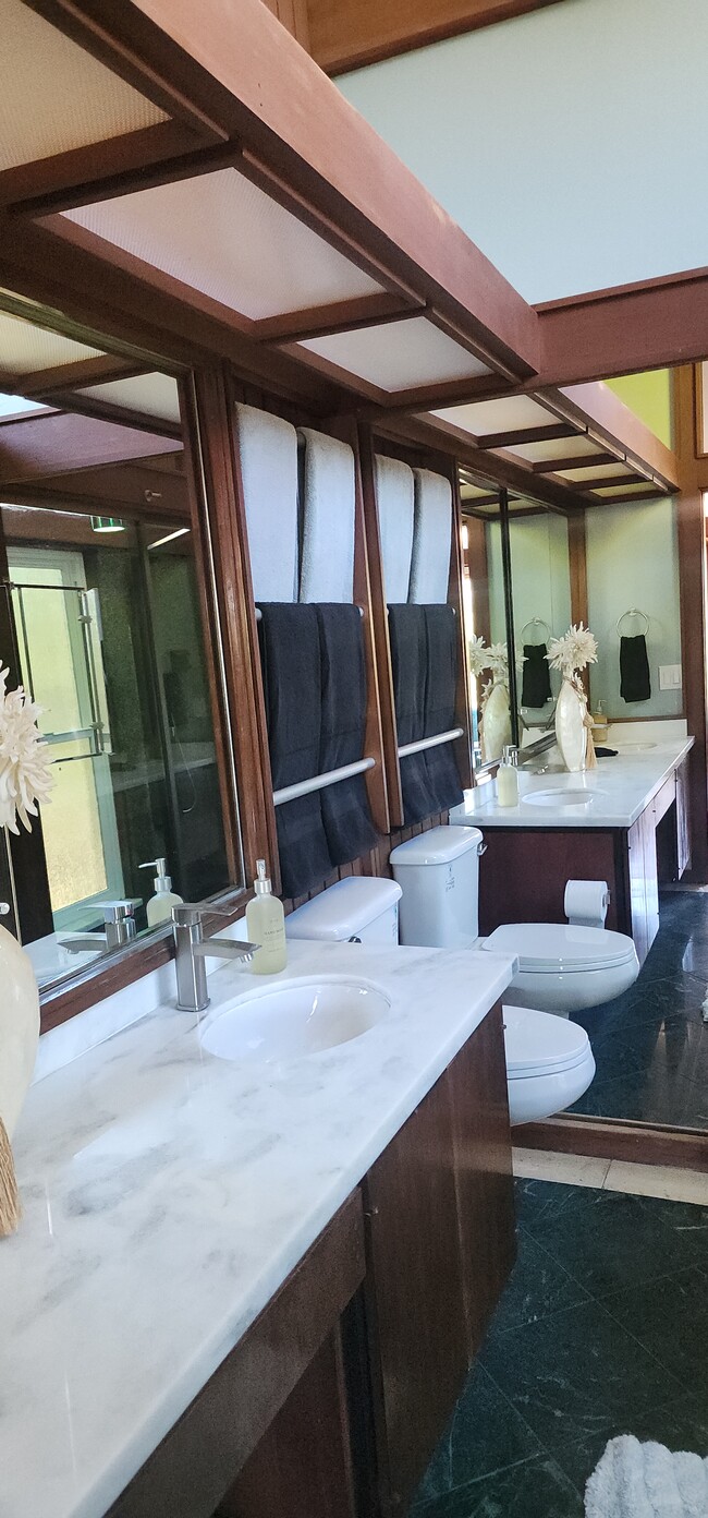 Building Photo - 100 Wimbledon Way