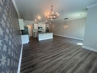 Building Photo - Modern Fountain Park Townhome with Open Floor Plan & 9’ Ceilings