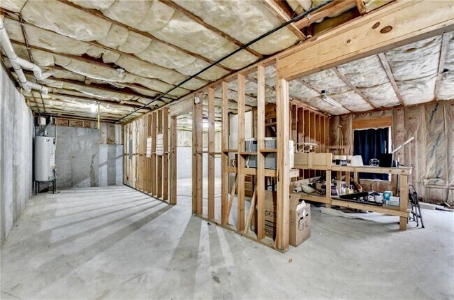 Building Photo - 6670 Island Pointe Dr