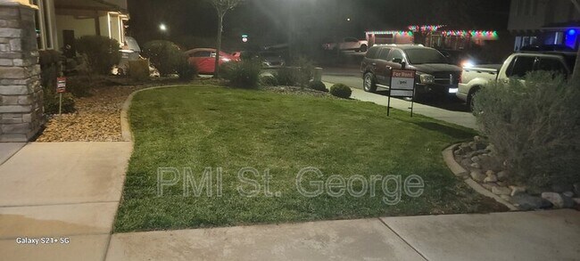 Building Photo - 3731 E Shooting Star Ln