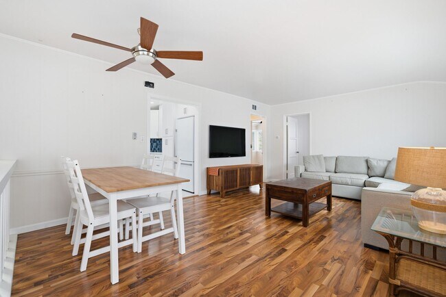 Building Photo - Newly Remodeled 3-Bedroom on Balboa Island – Steps from Shops and the Ferry