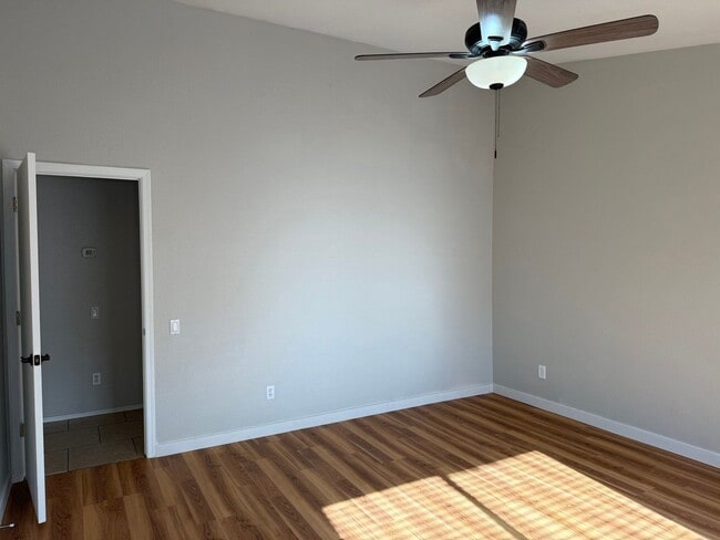 Building Photo - 1162 W 2nd Ave