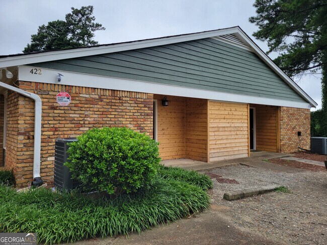 Building Photo - 422 GA Hwy 211
