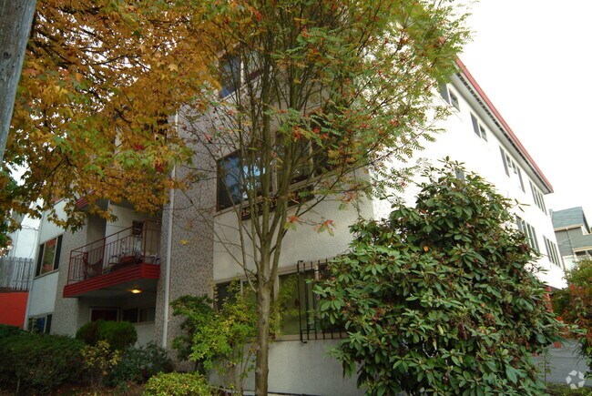 Primary Photo - 1808 E Thomas St