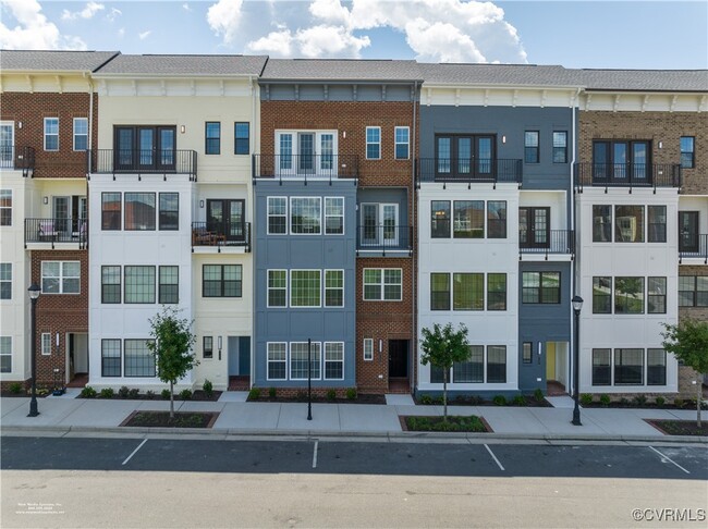 Building Photo - 2019 Libbie Lake E St
