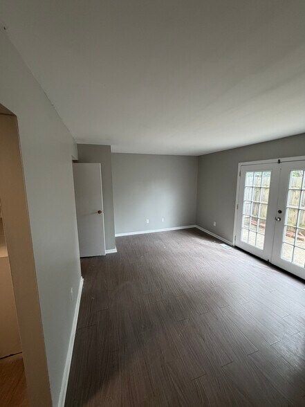 Building Photo - 6861 Emerald Ave