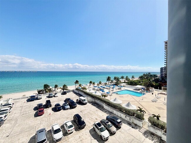 Building Photo - 2030 S Ocean Dr