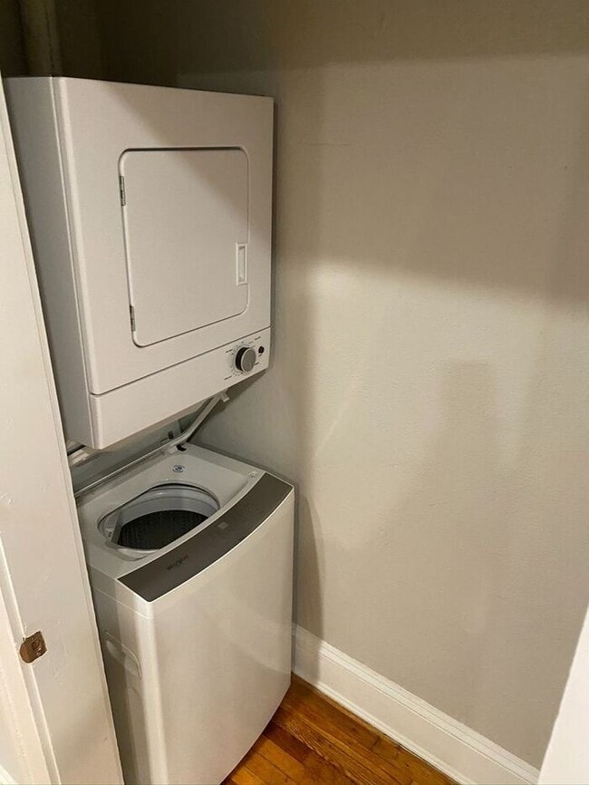 Building Photo - Charming Remodeled 1 Bedroom / 1 Bathroom on Briarcliff Road -Prime Location!