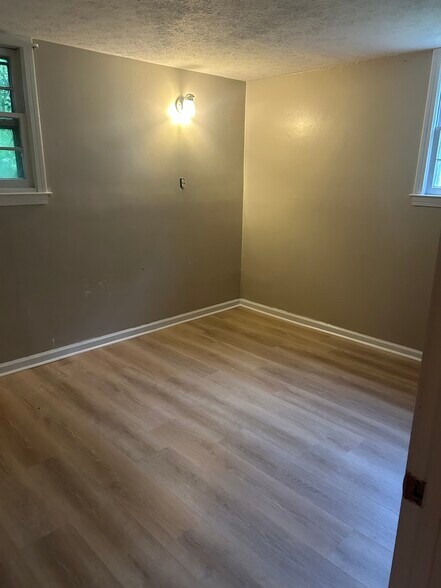 Building Photo - 958 Brookside Camp Rd