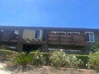 Building Photo - Charming Upper-Level Condo with Community Pool & Spa