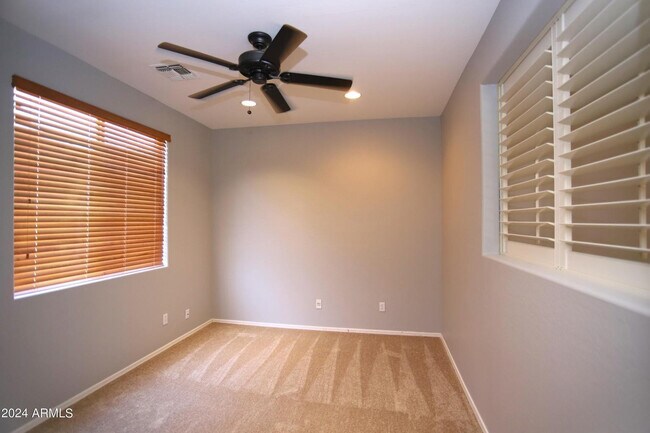 Building Photo - 2840 S Miller Dr