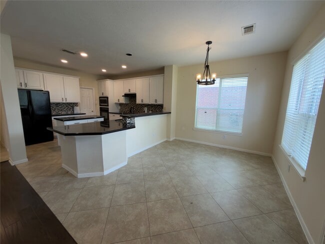 Building Photo - 4110 Royal Plantation Ln