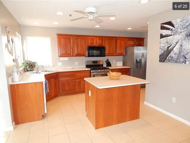 Building Photo - 1115 Linden Vue Dr