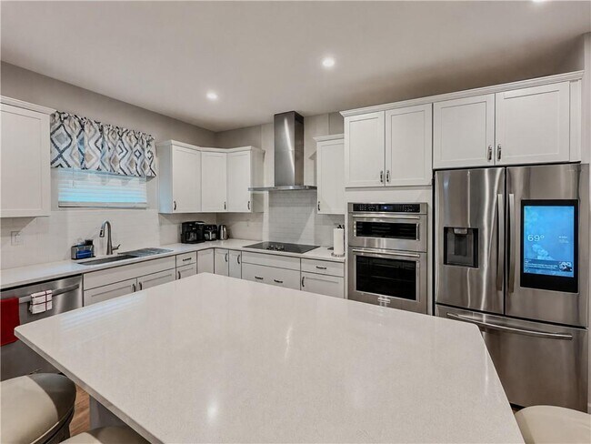 Building Photo - 45 Woodford Dr