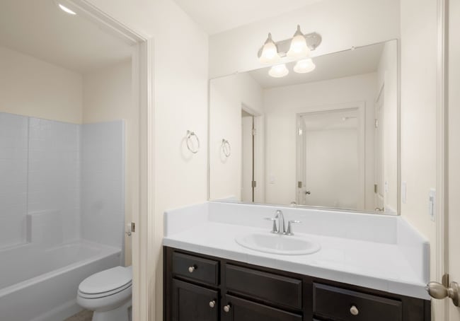 Building Photo - $2,195 Belmont & Armstrong, Gated Community - N Cattail Ct, Fresno / Solar!