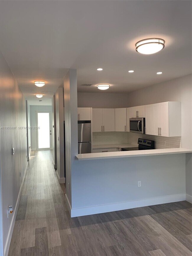 Building Photo - 803 E 28th St