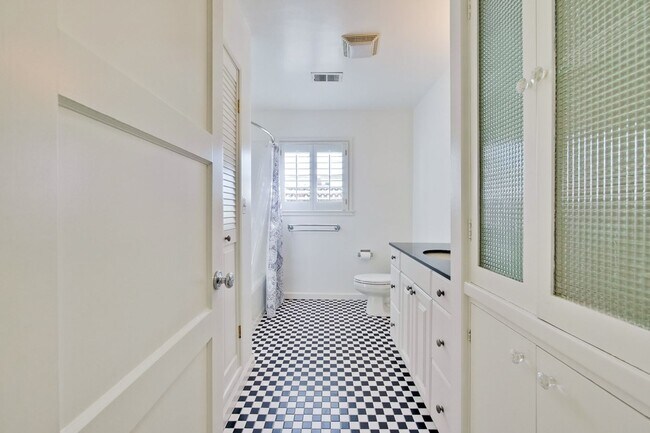Building Photo - Wow! What a Great Home! Available Soon!