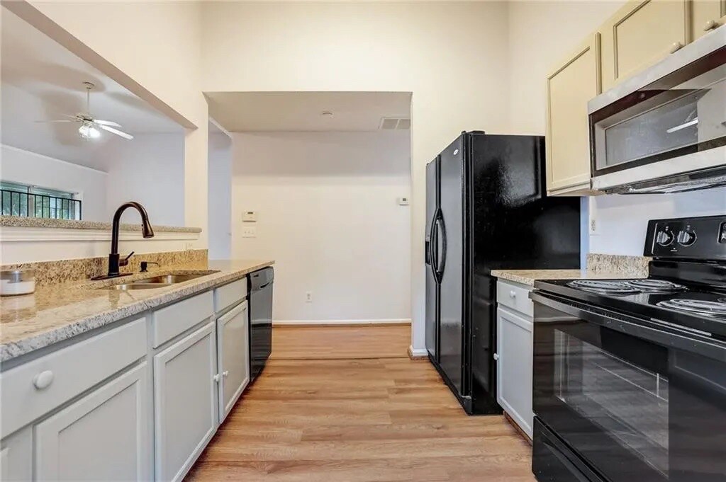 Building Photo - Room in House on Cypress Pointe Dr