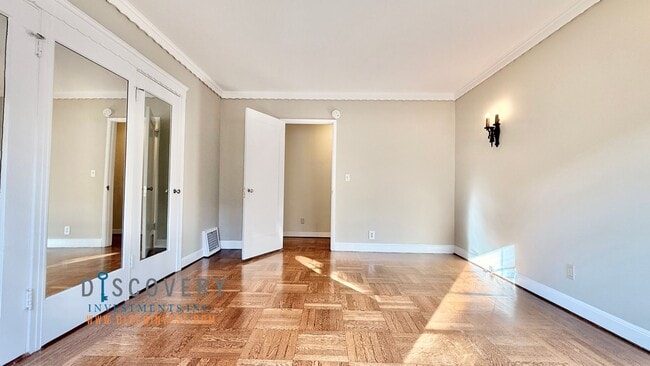 Building Photo - Updated MCM Gem in Adams Point